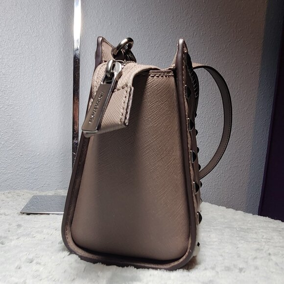 Authentic - Michael Kors Selma Studded Crossbody Saffiano Leather- PRICE IS FIRM - Picture 4 of 15